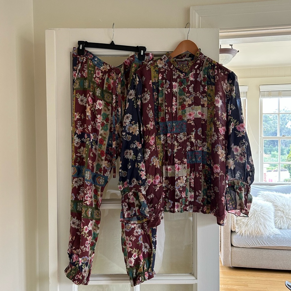So CUTE on and worn together do a French Tuck with the shirt .
